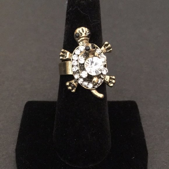 Statement Ring - Picture 1 of 9